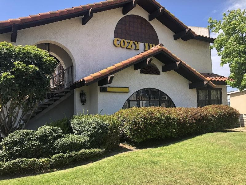 Cozy Inn 4