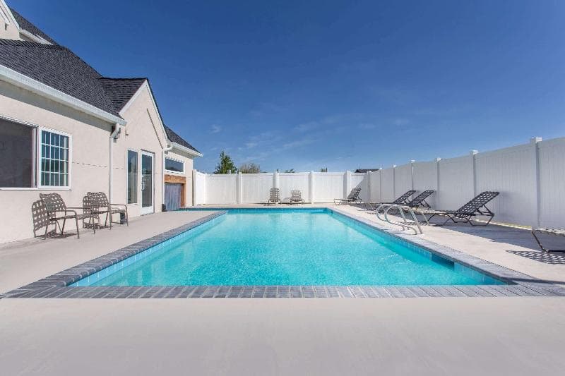Microtel Inn & Suites by Wyndham Klamath Falls 5