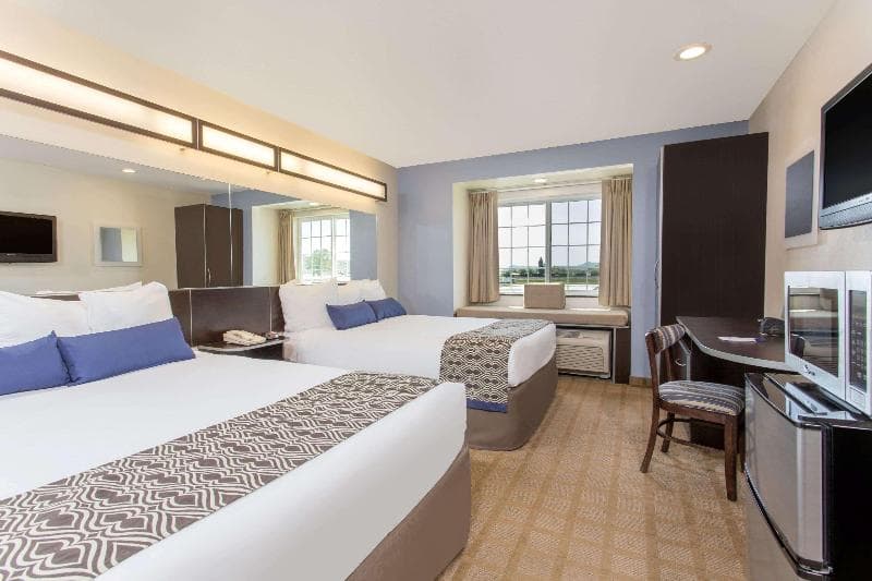 Microtel Inn & Suites by Wyndham Klamath Falls photo 1