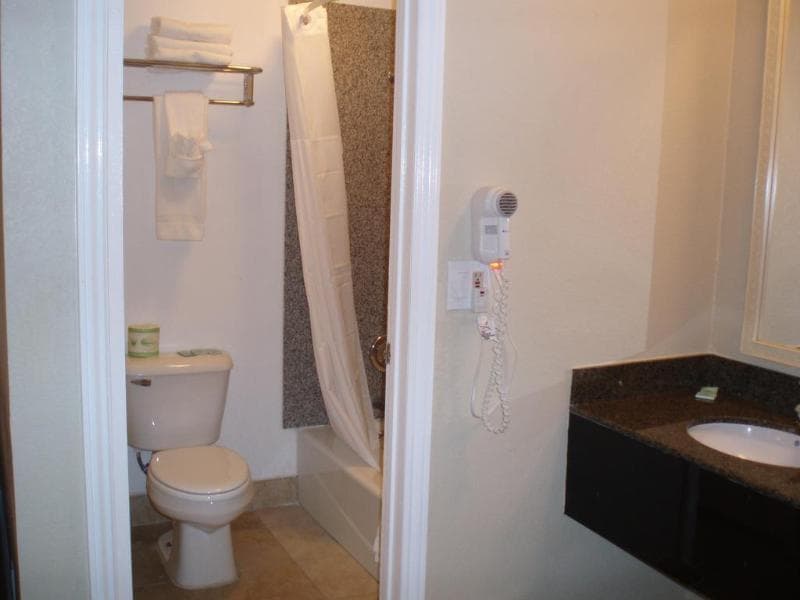 Abbys Anaheimer Inn 3