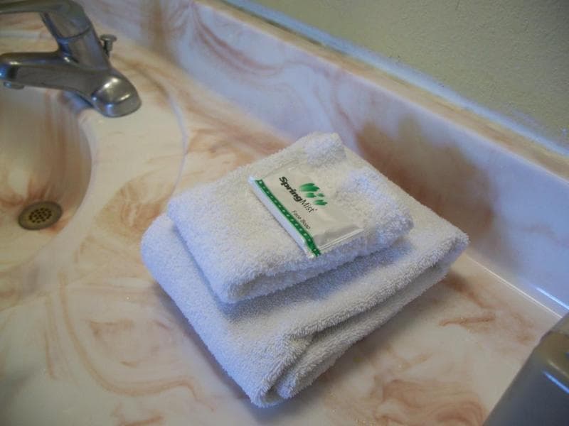 Abbys Anaheimer Inn 4