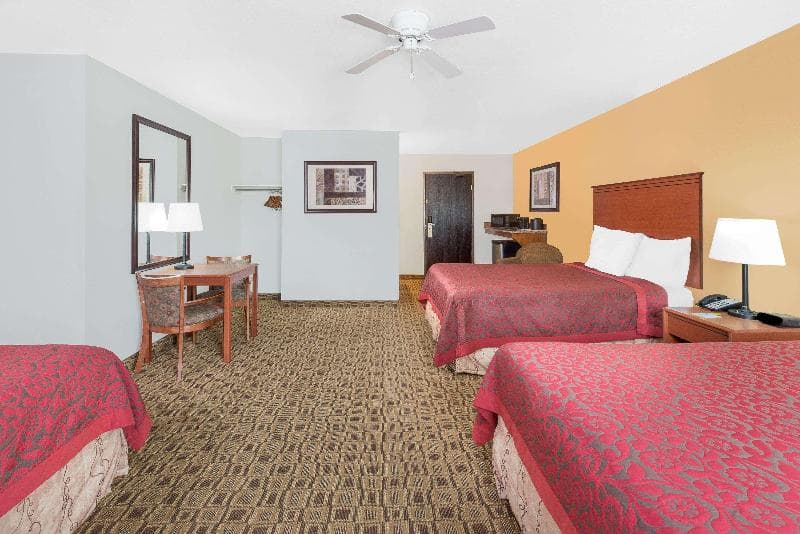 Days Inn By Wyndham Lamar photo 1