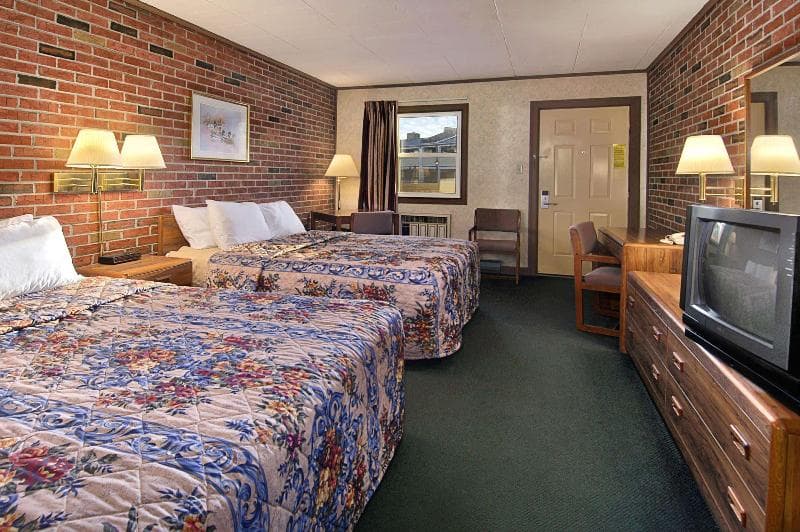 Days Inn By Wyndham Lewisburg 3