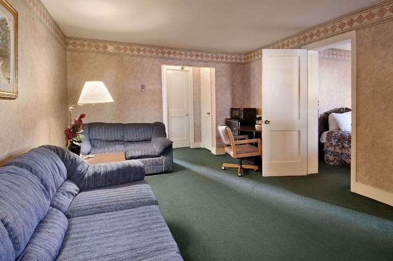 Days Inn By Wyndham Lewisburg 4