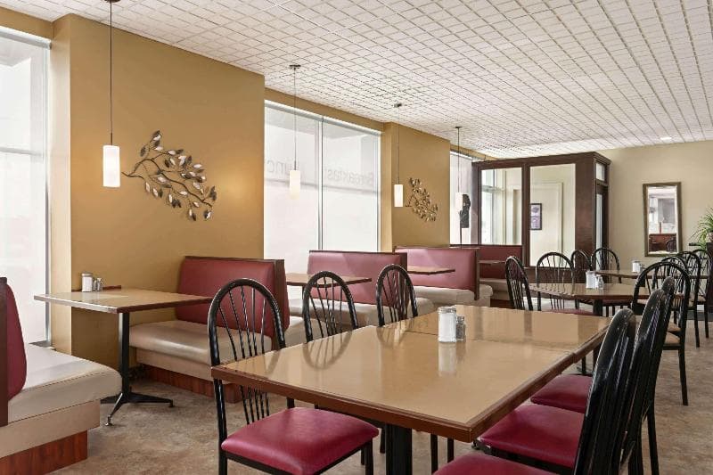Days Inn By Wyndham London 3