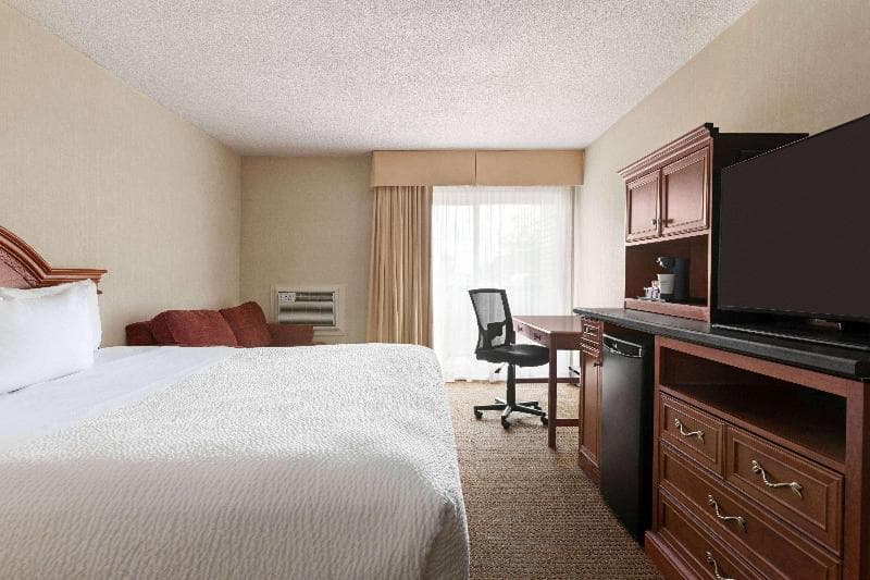 Days Inn By Wyndham London 5