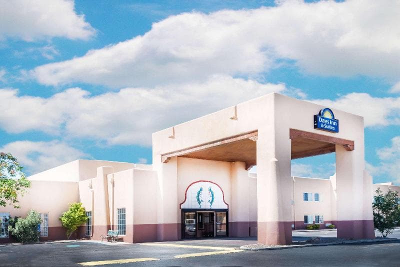 Days Inn & Suites by Wyndham Lordsburg 5