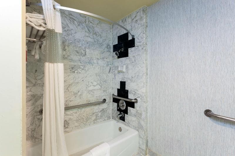 Ramada by Wyndham South El Monte 4