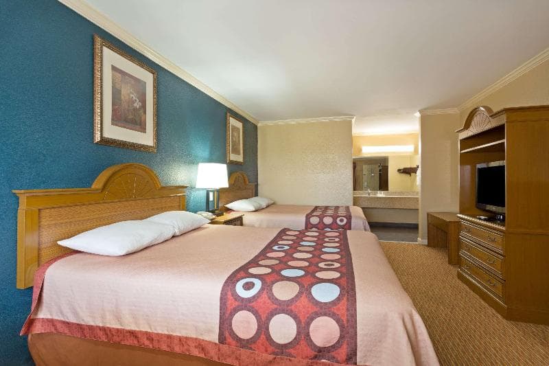 Super 8 By Wyndham Covington 4