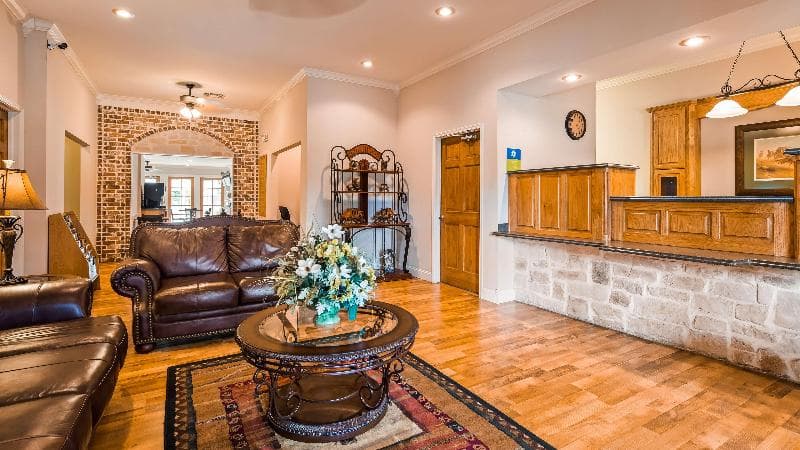 SureStay Hotel by Best Western Leesville 4