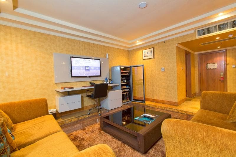 Victoria Crown Plaza 5