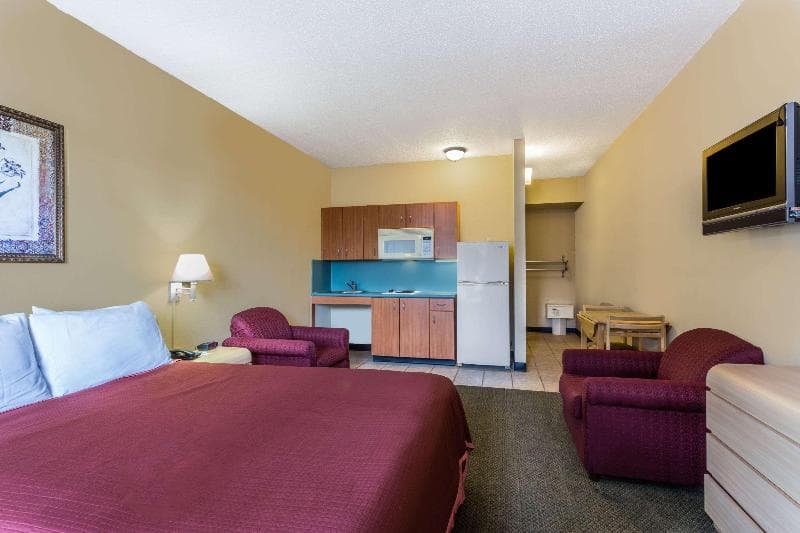Travelodge Suites By Wyndham Lake Okeechobee 5