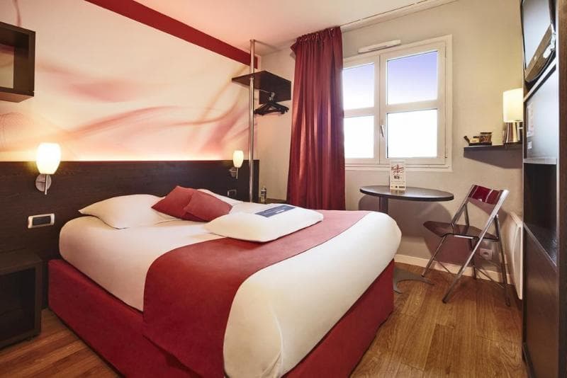 Hotel Kyriad La Fleche 5