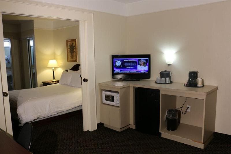 Imperial Swan Hotel & Suites photo 1
