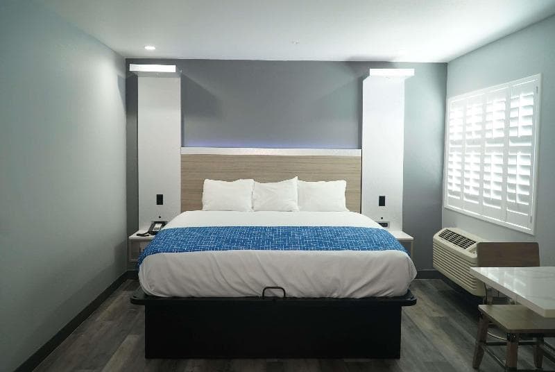 Travelodge by Wyndham Whittier 2