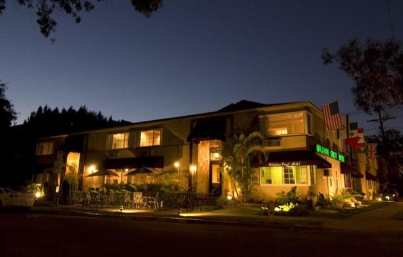 Wilshire Crest photo 1