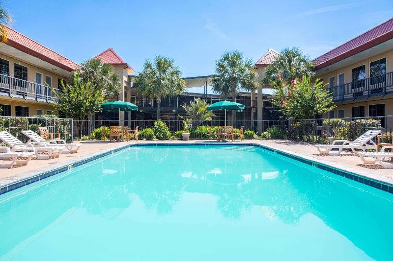 Days Inn by Wyndham Leesville 3
