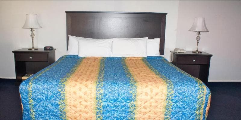 Garden Inn And Suites main