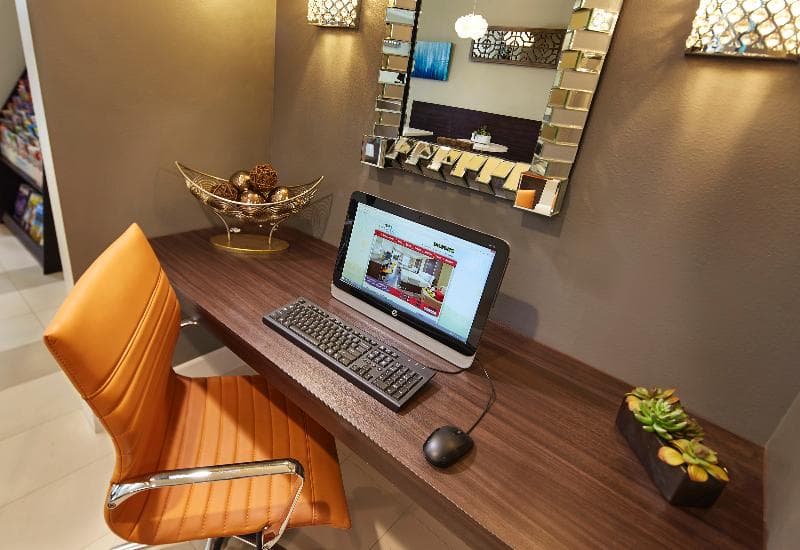 Eden Roc Inn And Suites 5