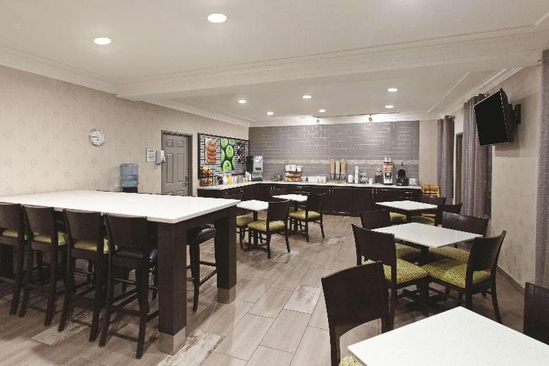 La Quinta Inn & Suites by Wyndham Los Banos 3