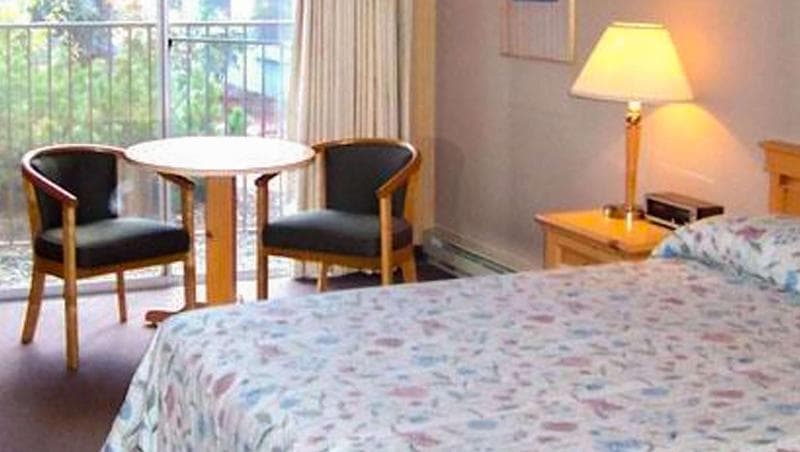 The La Grande Inn 5