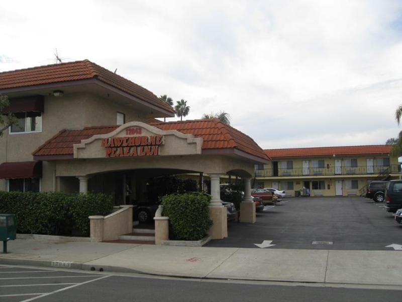 Hawthorne Plaza Inn 5