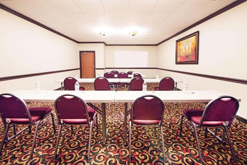 Comfort Inn & Suites photo 1