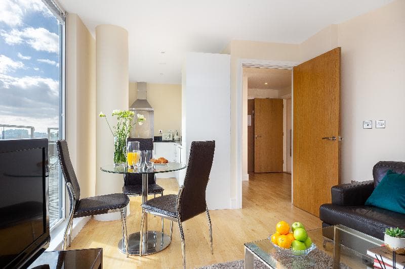 Sublime Lanterns Court One-Bedroom Apartments photo 1