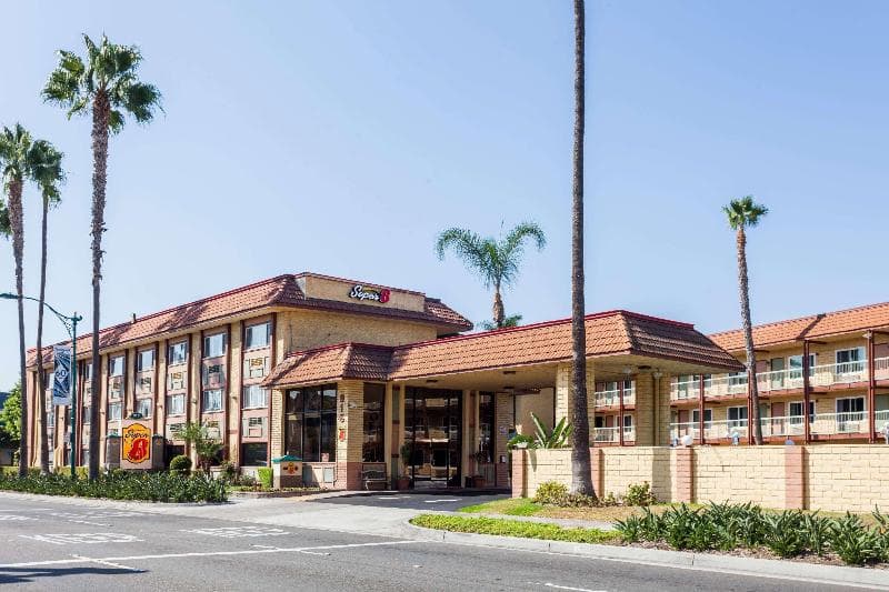 Super 8 by Wyndham Anaheim/Disneyland Drive photo 1