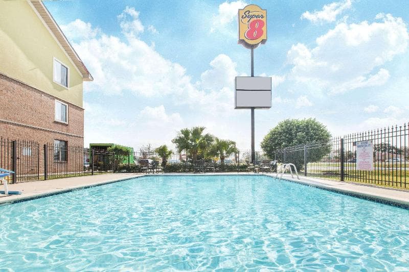 Super 8 by Wyndham Lafayette LA photo 1