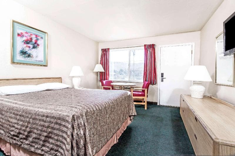Travelodge by Wyndham La Grande 3