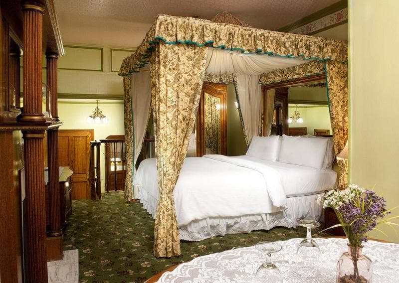 Dorymans Oceanfront Inn 3