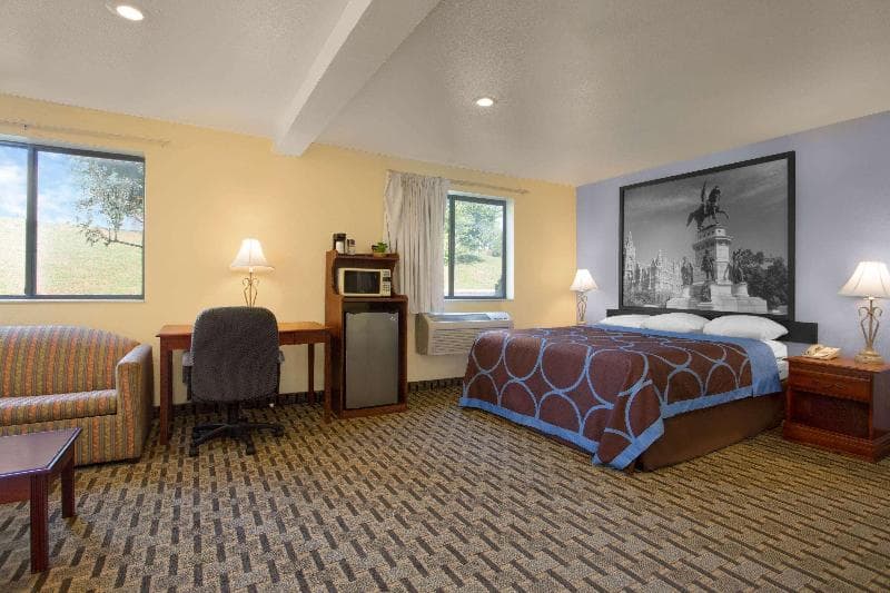Super 8 By Wyndham Lynchburg 5