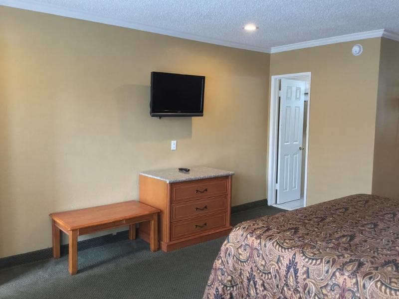 Bevonshire Lodge Motel photo 1