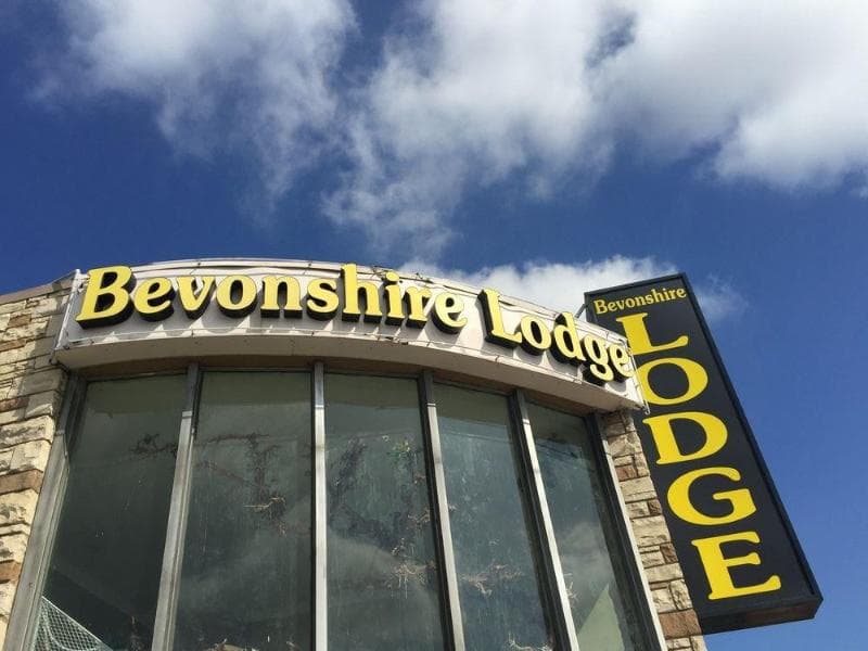 Bevonshire Lodge Motel 5