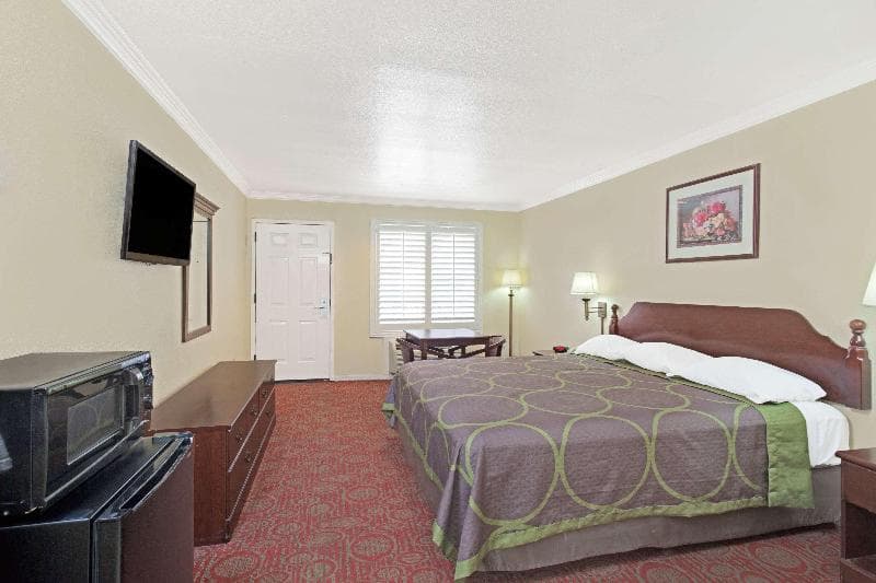 Super 8 By Wyndham North Hollywood 5