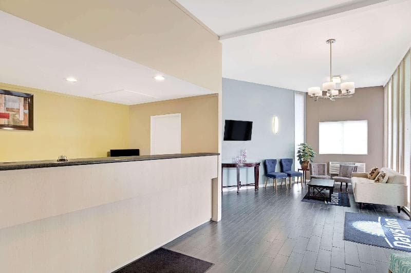 Torrance Inn And Suites 5