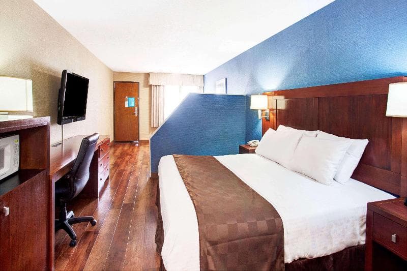 Travelodge By Wyndham Culver City 4