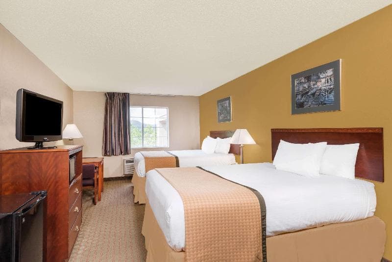 Days Inn By Wyndham Norton 4