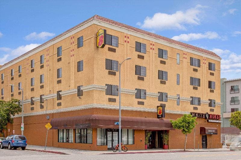 Super 8 by Wyndham Hollywood/LA Area main