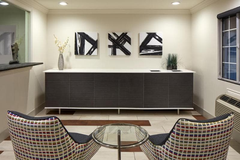 Studio Inn & Suites Downey 3