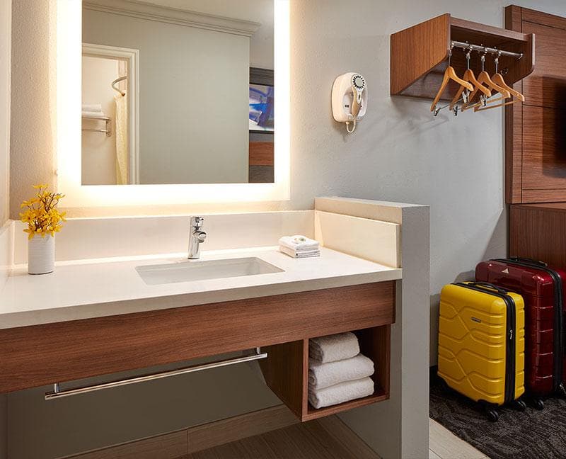 Studio Inn & Suites Downey 4
