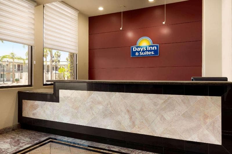 Days Inn & Suites by Wyndham Anaheim at Disneyland Park 3