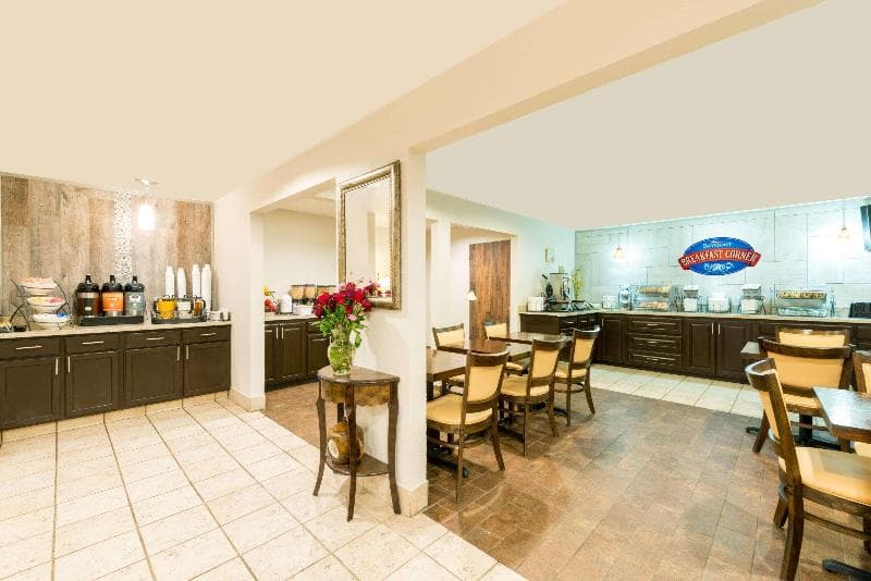 Baymont By Wyndham Louisville East 4