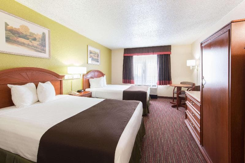 Baymont By Wyndham Louisville East photo 1