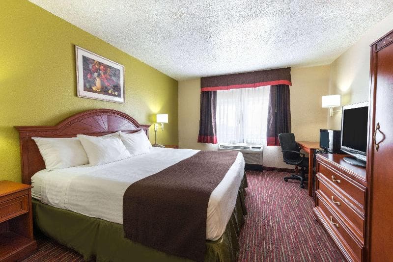 Baymont By Wyndham Louisville East 5