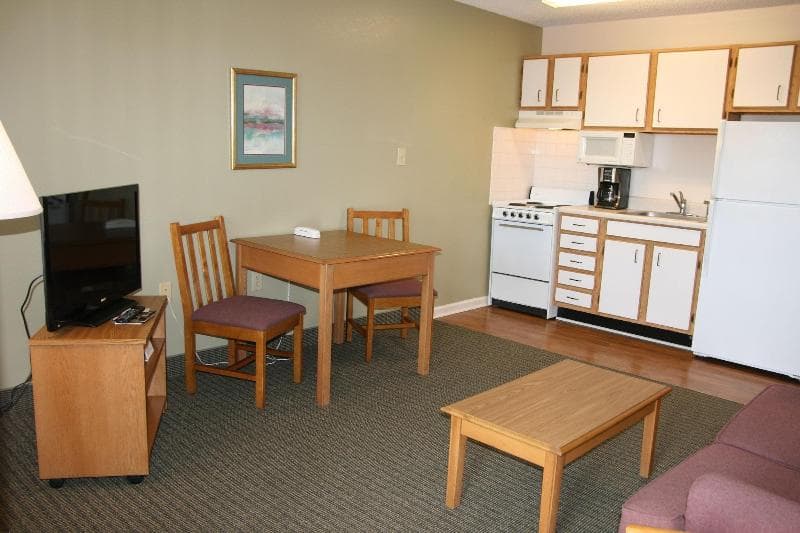 Affordable Suites Lexington 3