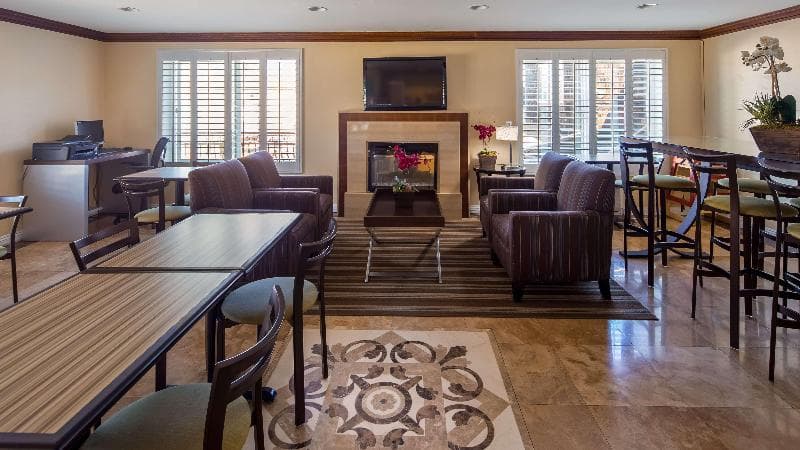 Best Western Harbour Inn & Suites 2