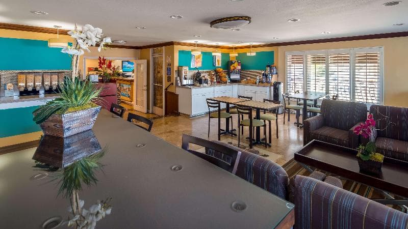 Best Western Harbour Inn & Suites 4