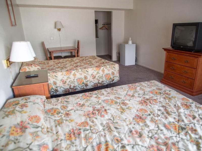 Siegel Slots And Suites 4
